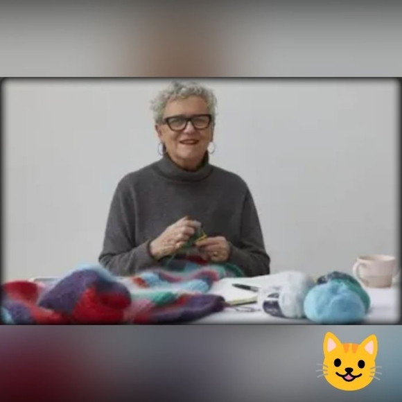 🧶 Baby Knits for Beginners Hardcover Book 🧶 - Picture 3 of 6